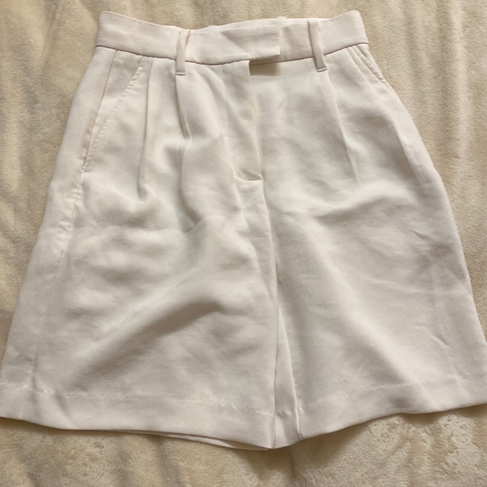 Aritzia Wilfred shorts